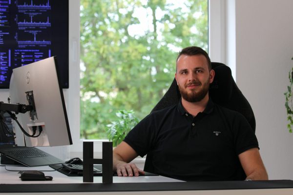 Hensch Systems GmbH IT Systemhaus IT Service IT Dienstleistung Gründungsgeschichte Aaron Hensch